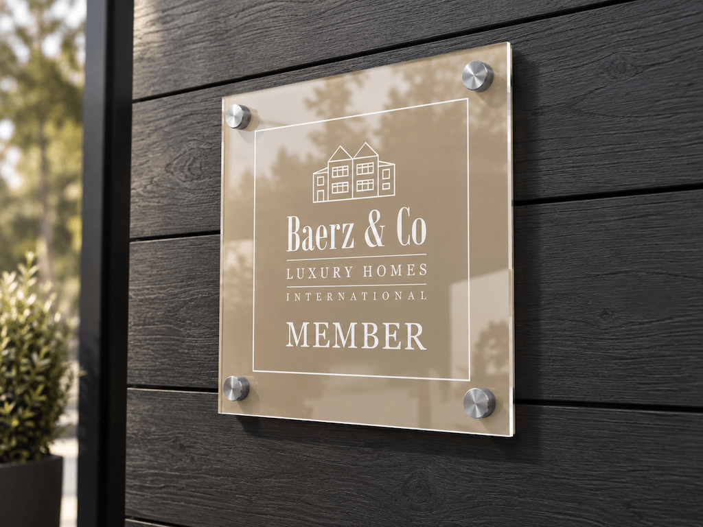 Baerz & Co Member-plaquette bij de entree van een woning