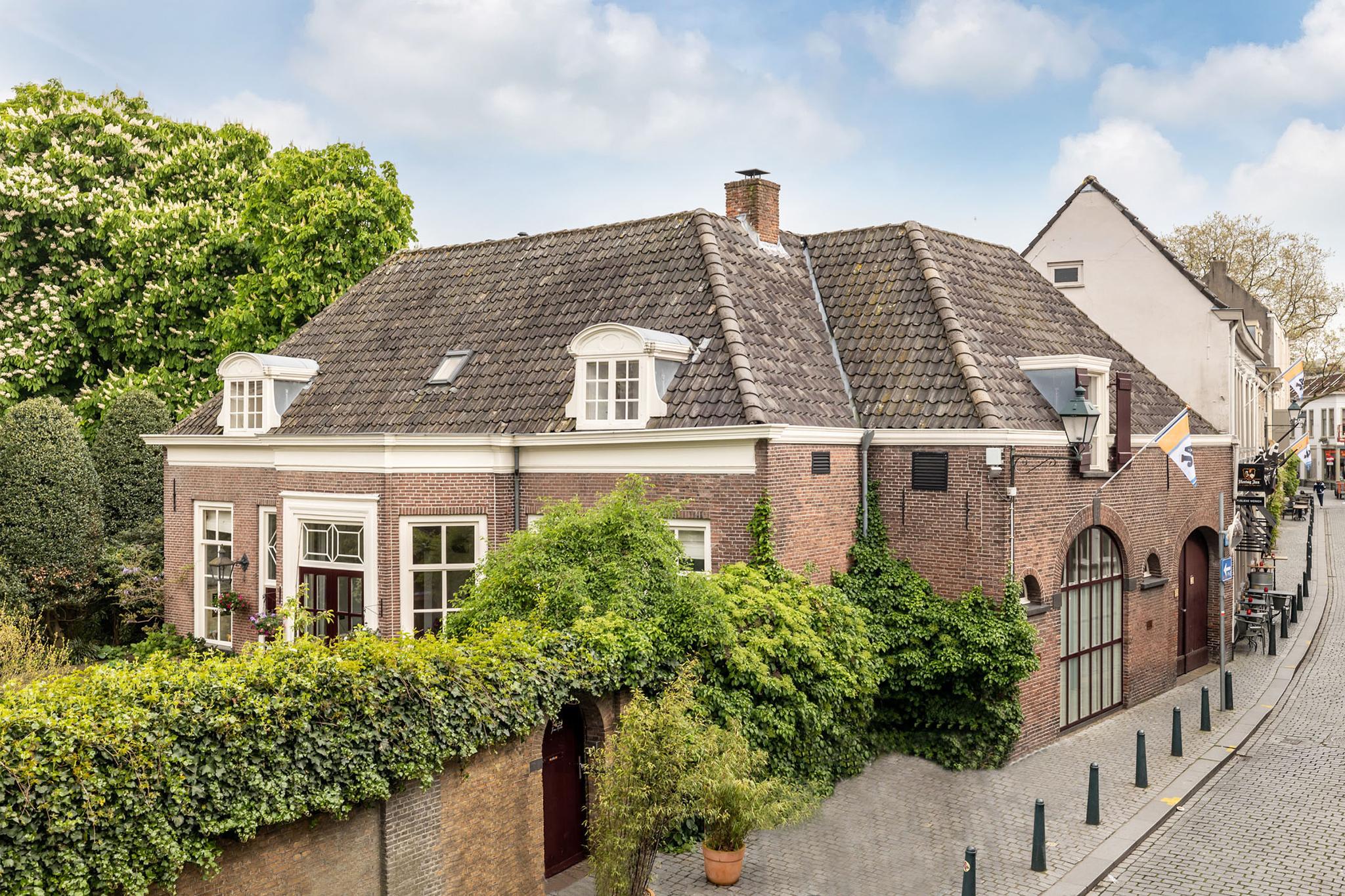 Villa for sale in Breda, The Netherlands St. Annastraat 14 4811 XK