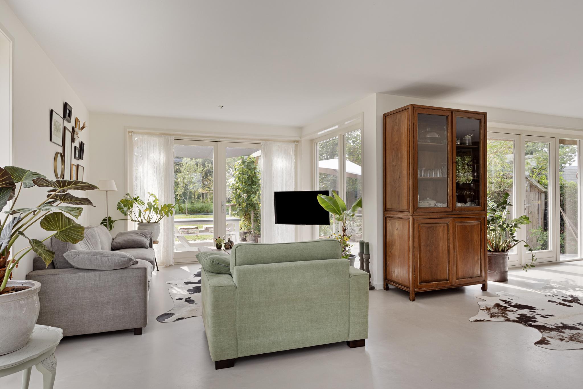 Villa for sale in Leidschendam, The Netherlands Ondermeerweg 35 2266