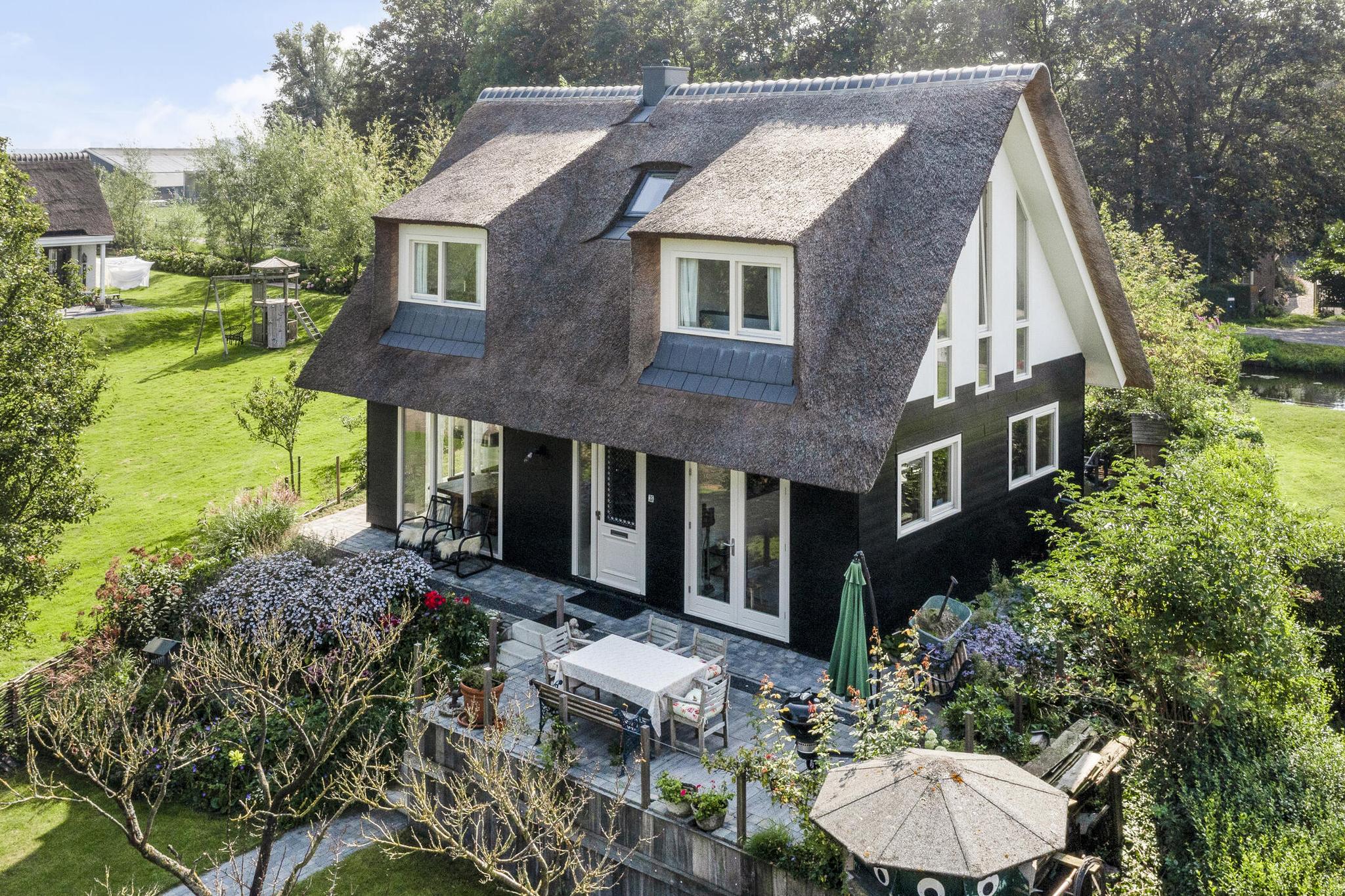 Villa for sale in Leidschendam, The Netherlands Ondermeerweg 35 2266