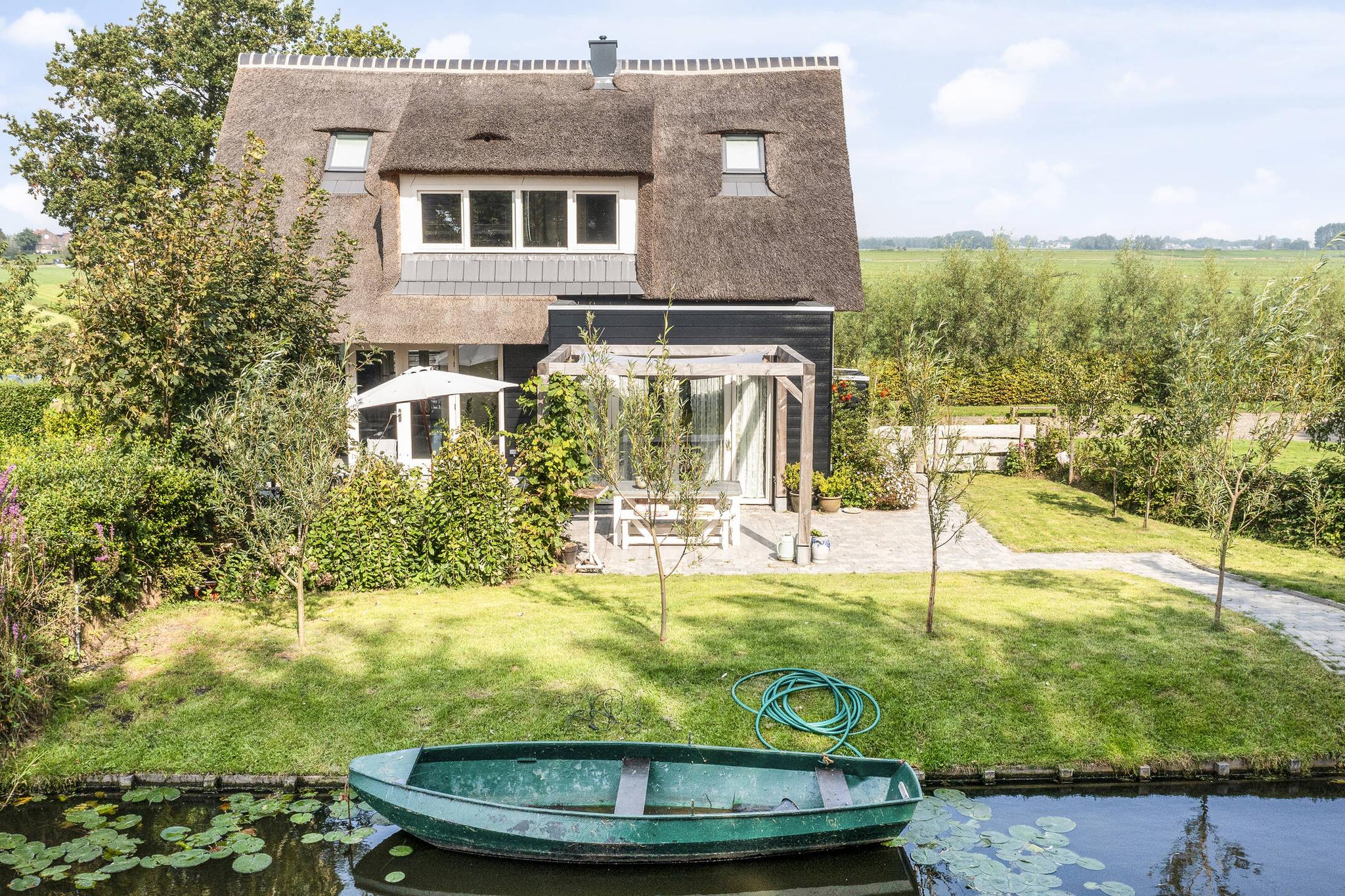 Villa for sale in Leidschendam, The Netherlands Ondermeerweg 35 2266