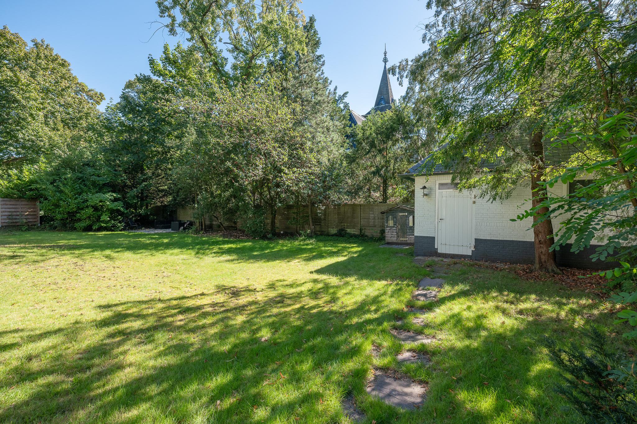 Villa for sale in Hilversum, The Netherlands Utrechtseweg 18 1213 TS