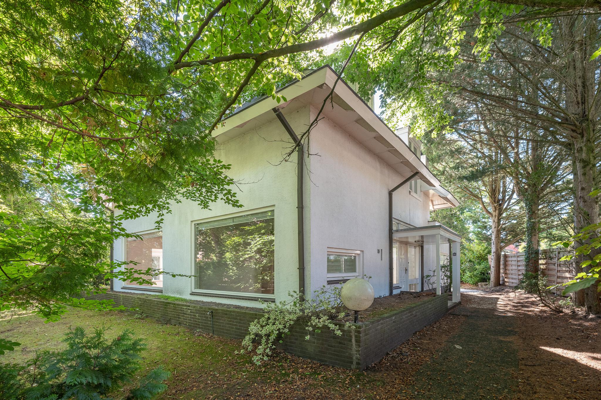 Villa for sale in Hilversum, The Netherlands Utrechtseweg 18 1213 TS