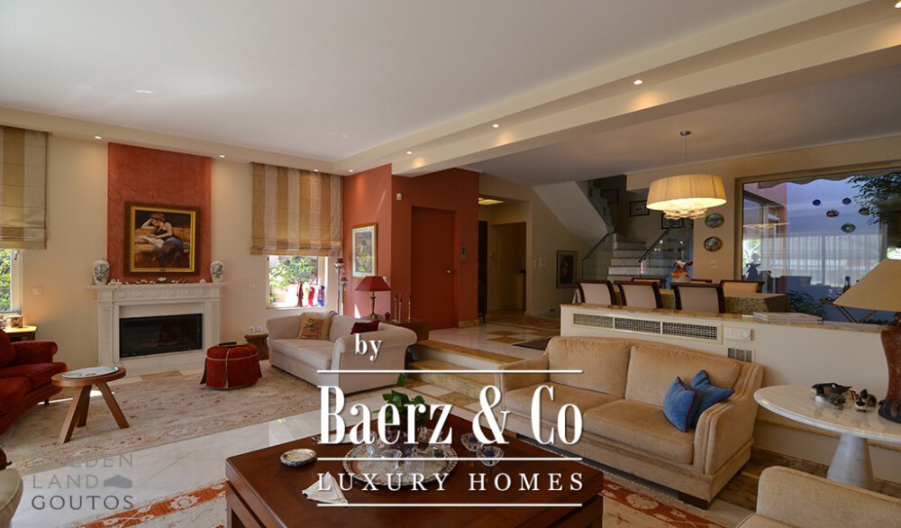 Cozy and classic countryside style house in Vari image