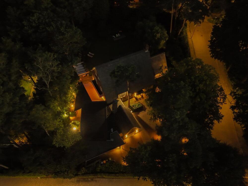 Landhuis price on application in Breda, The Netherlands Montenspark 1