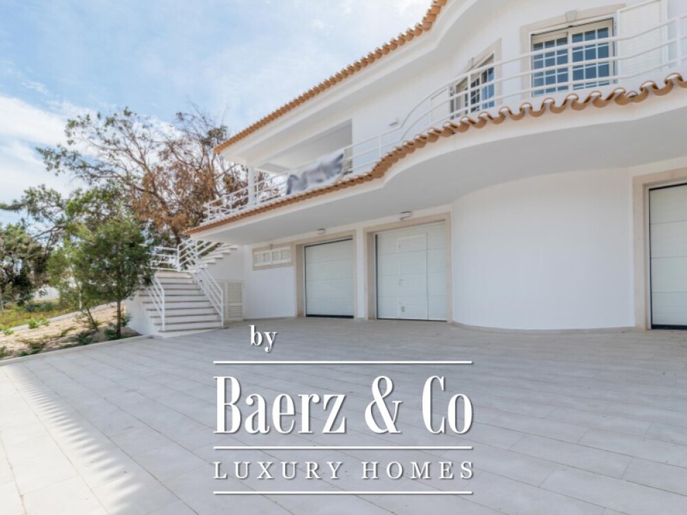 6 bedroom villa with garden, in Soltroia image