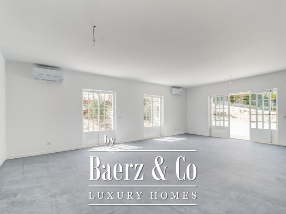 6 bedroom villa with garden, in Soltroia image
