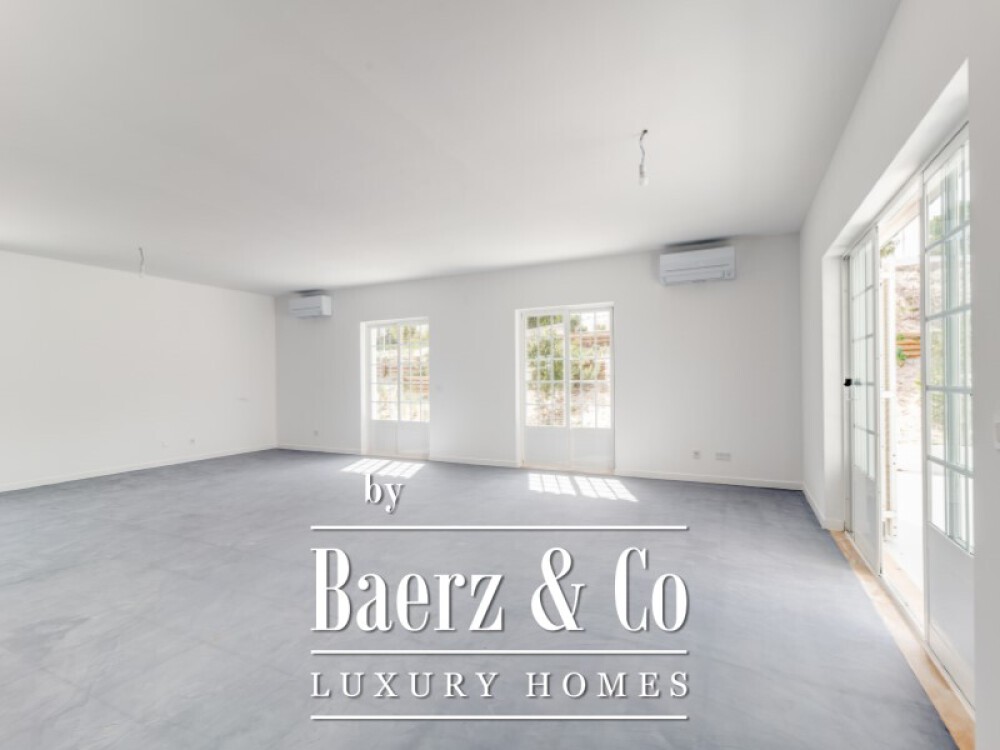 6 bedroom villa with garden, in Soltroia image