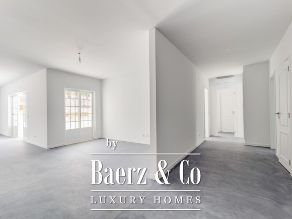 6 bedroom villa with garden, in Soltroia image