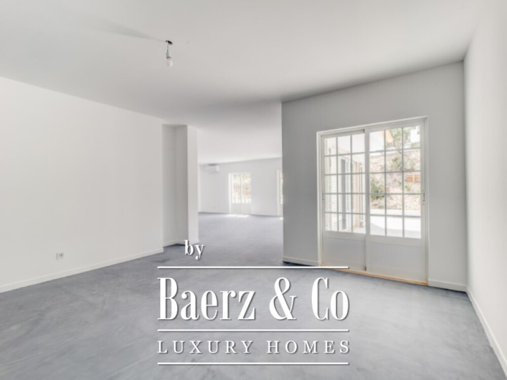 6 bedroom villa with garden, in Soltroia image