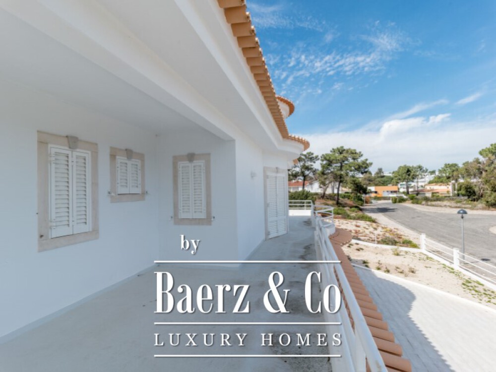 6 bedroom villa with garden, in Soltroia image