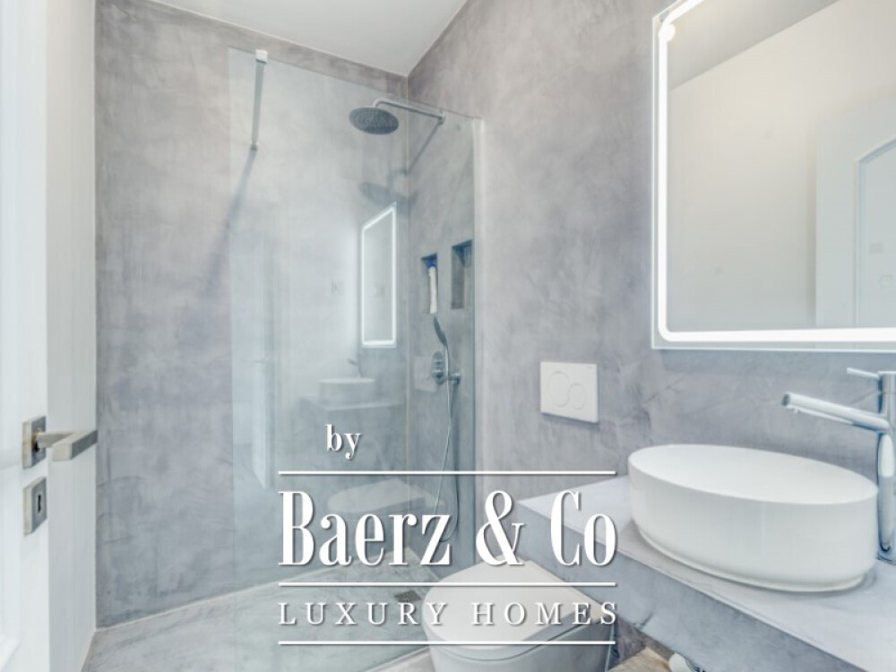 6 bedroom villa with garden, in Soltroia image
