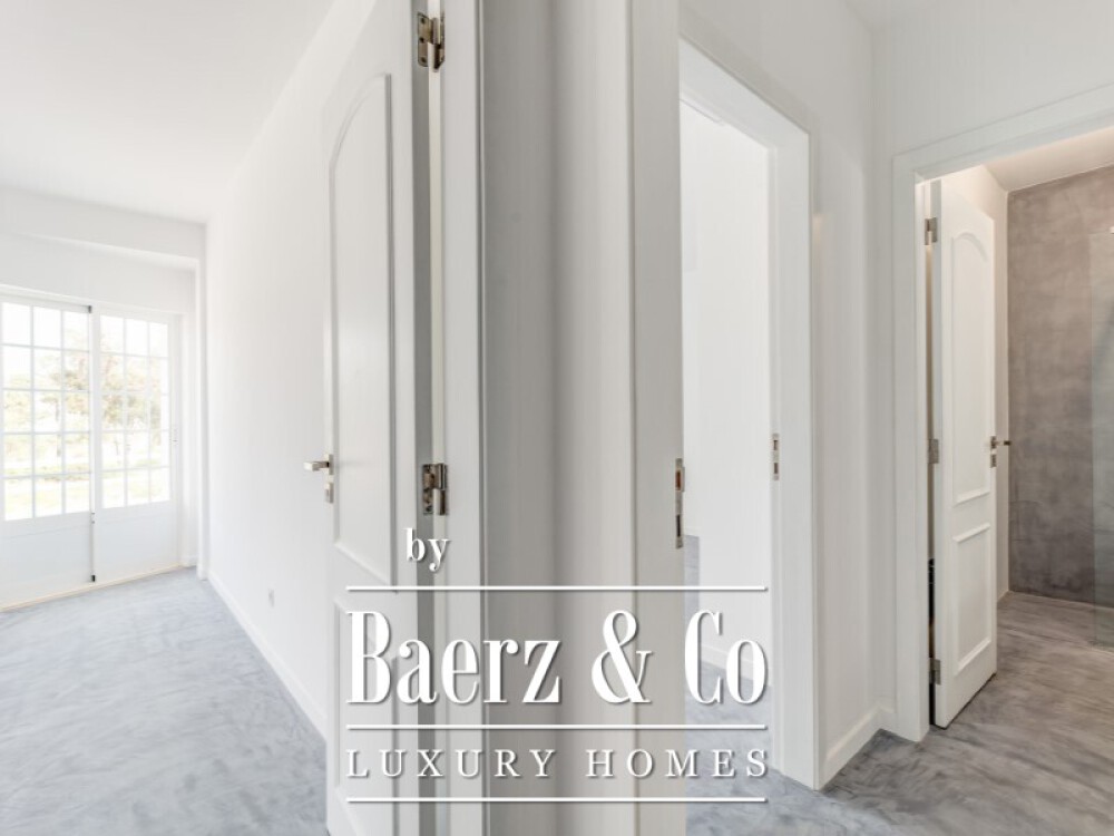 6 bedroom villa with garden, in Soltroia image