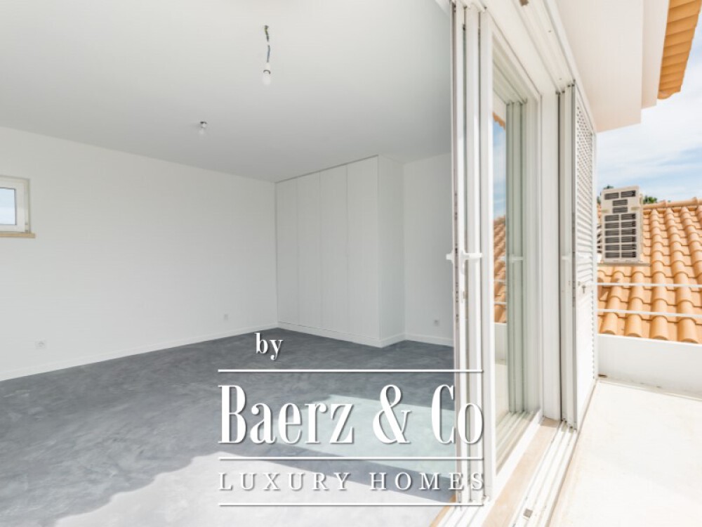 6 bedroom villa with garden, in Soltroia image