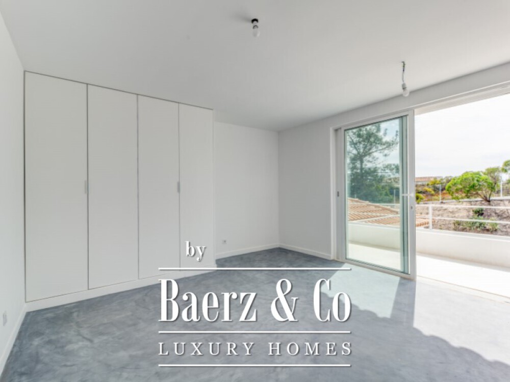 6 bedroom villa with garden, in Soltroia image