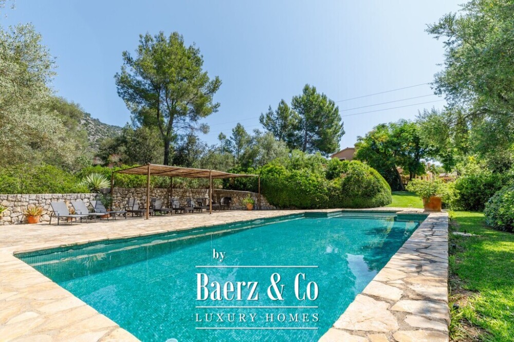 Beautiful finca in an idyllic location image