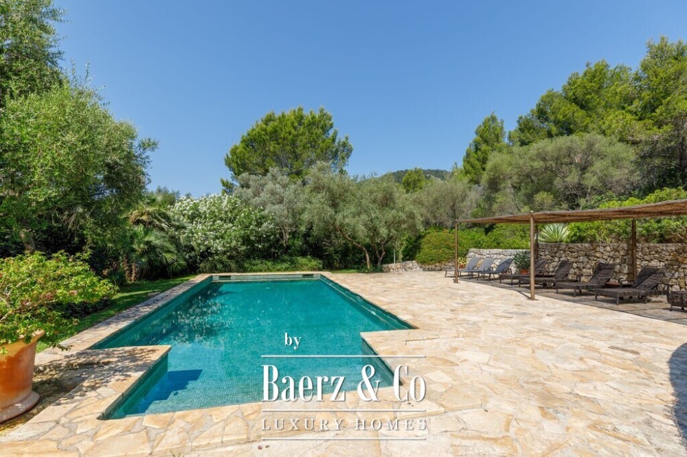 Beautiful finca in an idyllic location image