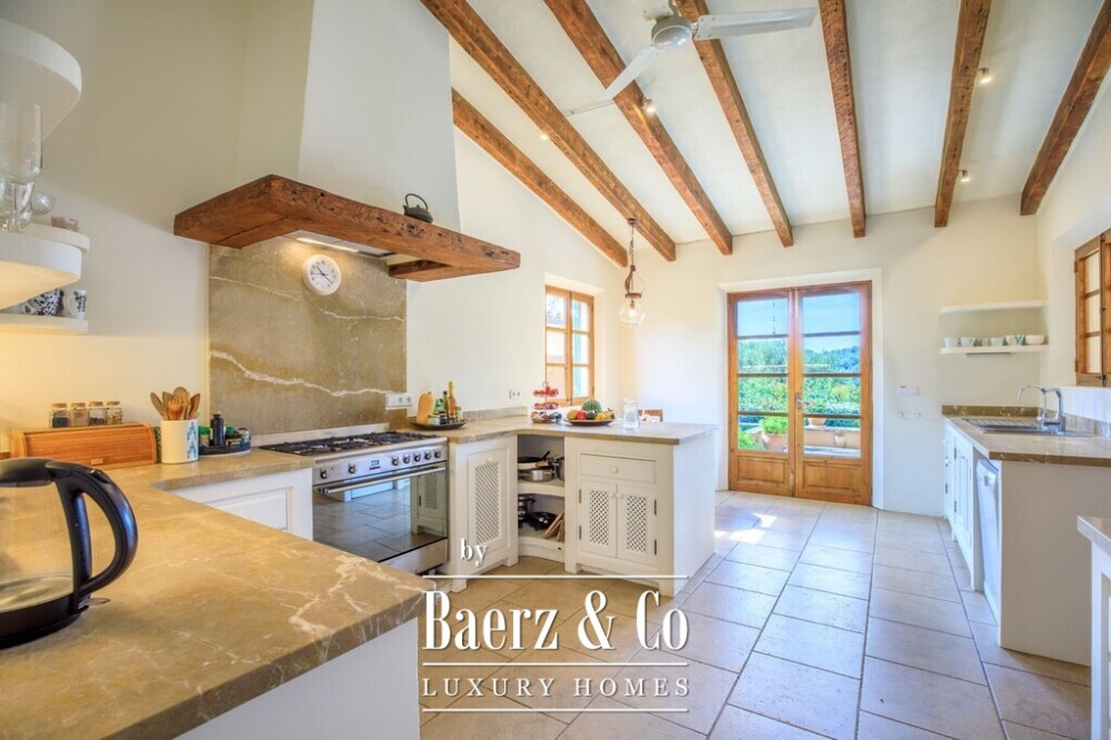 Beautiful finca in an idyllic location image