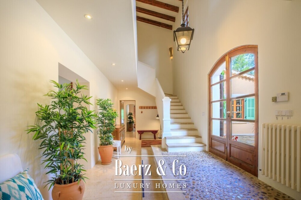 Beautiful finca in an idyllic location image