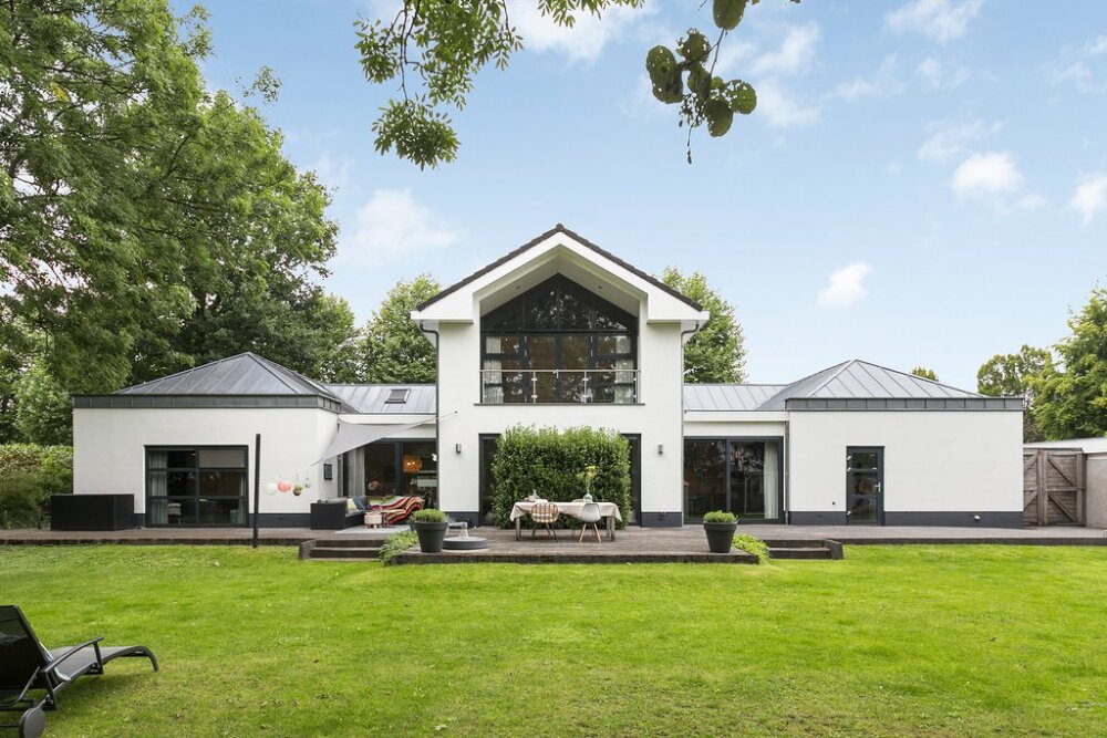 Villa for sale in Benedenleeuwen, The Netherlands Nijverheidsstraat