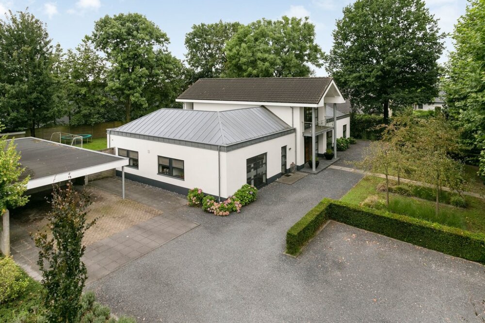 Villa for sale in Benedenleeuwen, The Netherlands Nijverheidsstraat