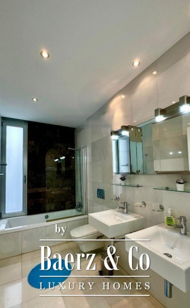 Exclusive villa in the El Duque area image