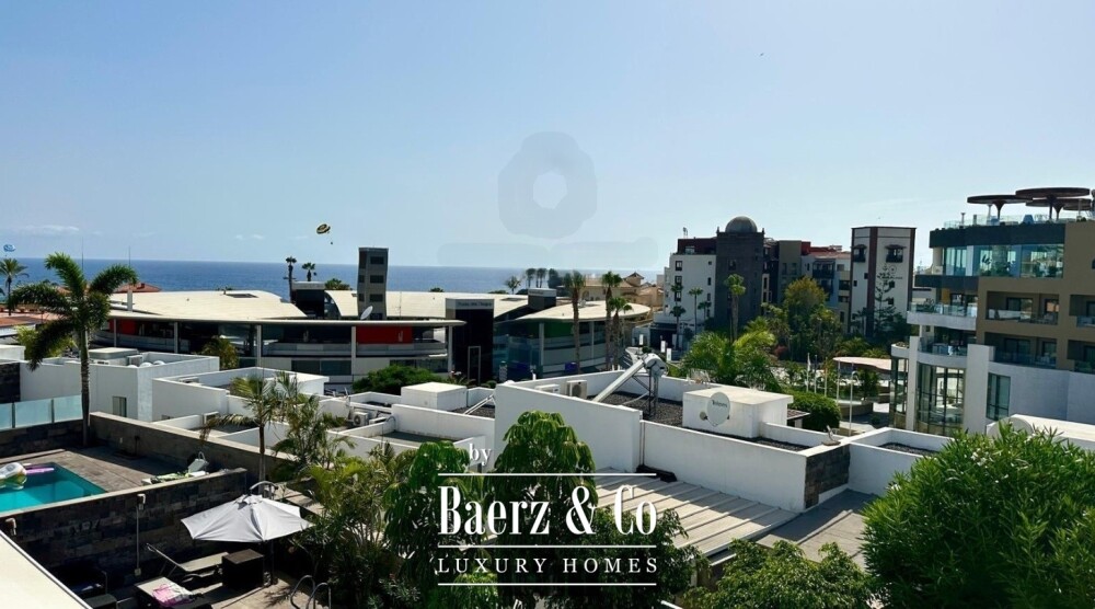 Exclusive villa in the El Duque area image