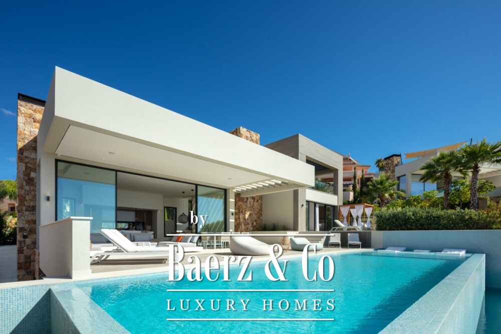 Villa - Nueva Andalucia - Marbella - Ref: 7988 image
