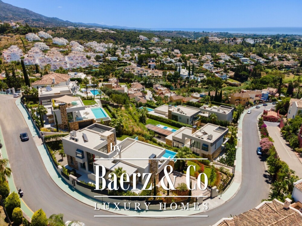 Villa - Nueva Andalucia - Marbella - Ref: 7988 image