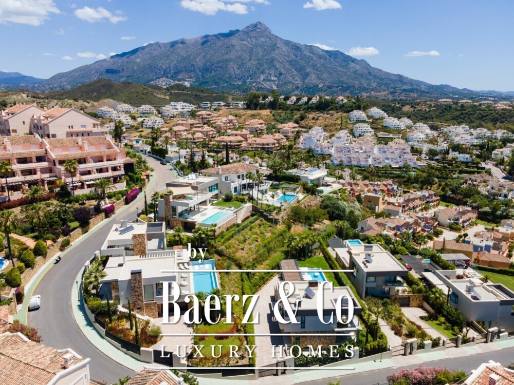 Villa - Nueva Andalucia - Marbella - Ref: 7988 image