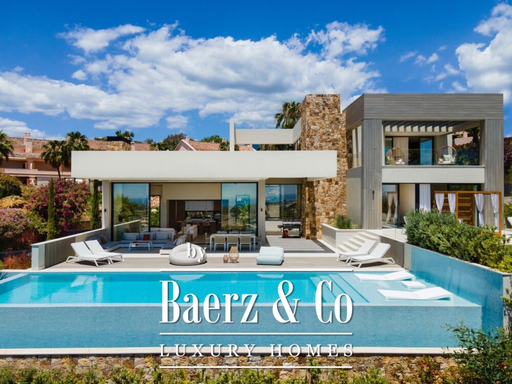 Villa - Nueva Andalucia - Marbella - Ref: 7988 image