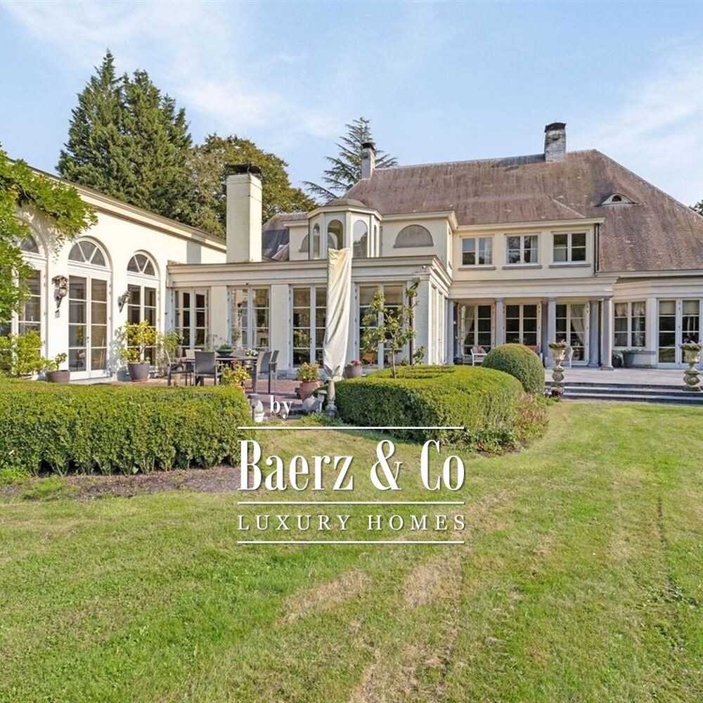 Prachtige villa op uniek domein van 1ha grond met lift en binnenzwembad/Hamman! image