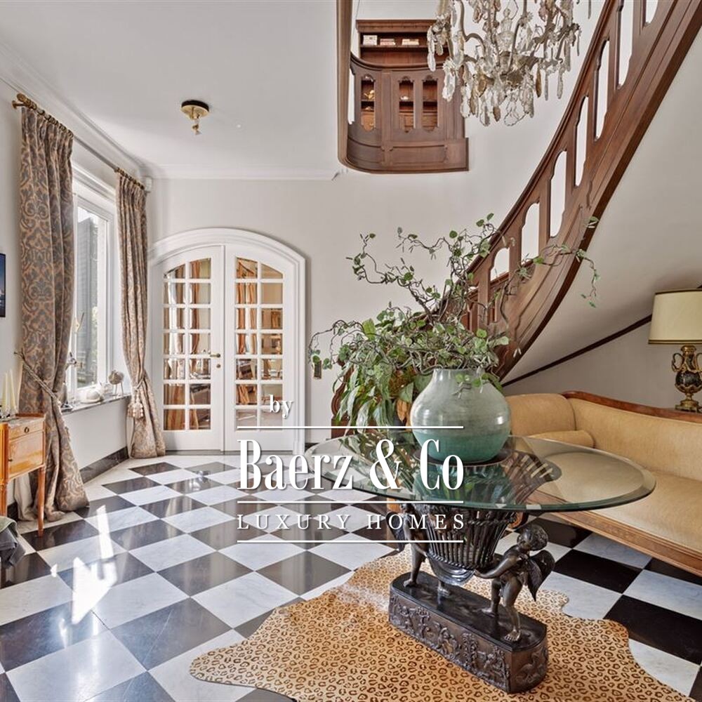 Prachtige villa op uniek domein van 1ha grond met lift en binnenzwembad/Hamman! image