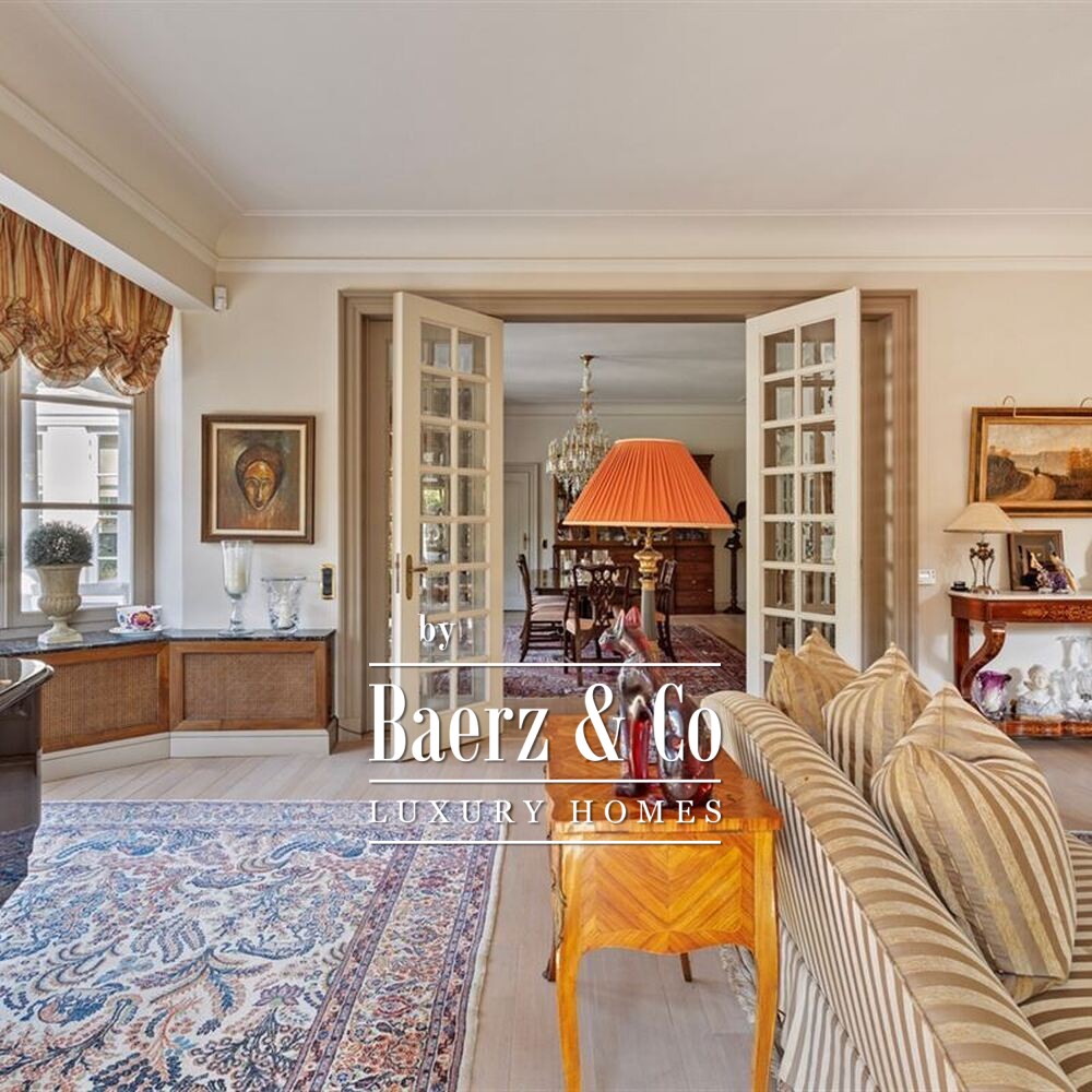 Prachtige villa op uniek domein van 1ha grond met lift en binnenzwembad/Hamman! image