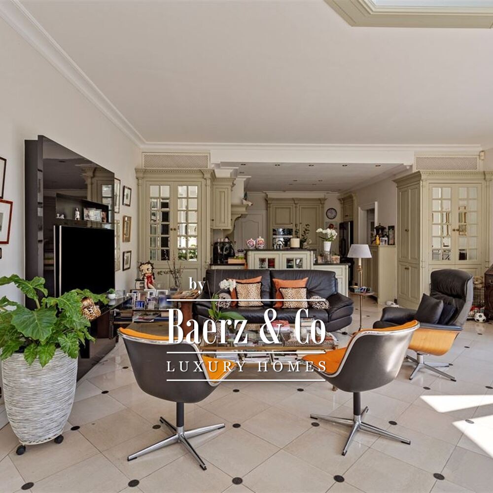 Prachtige villa op uniek domein van 1ha grond met lift en binnenzwembad/Hamman! image