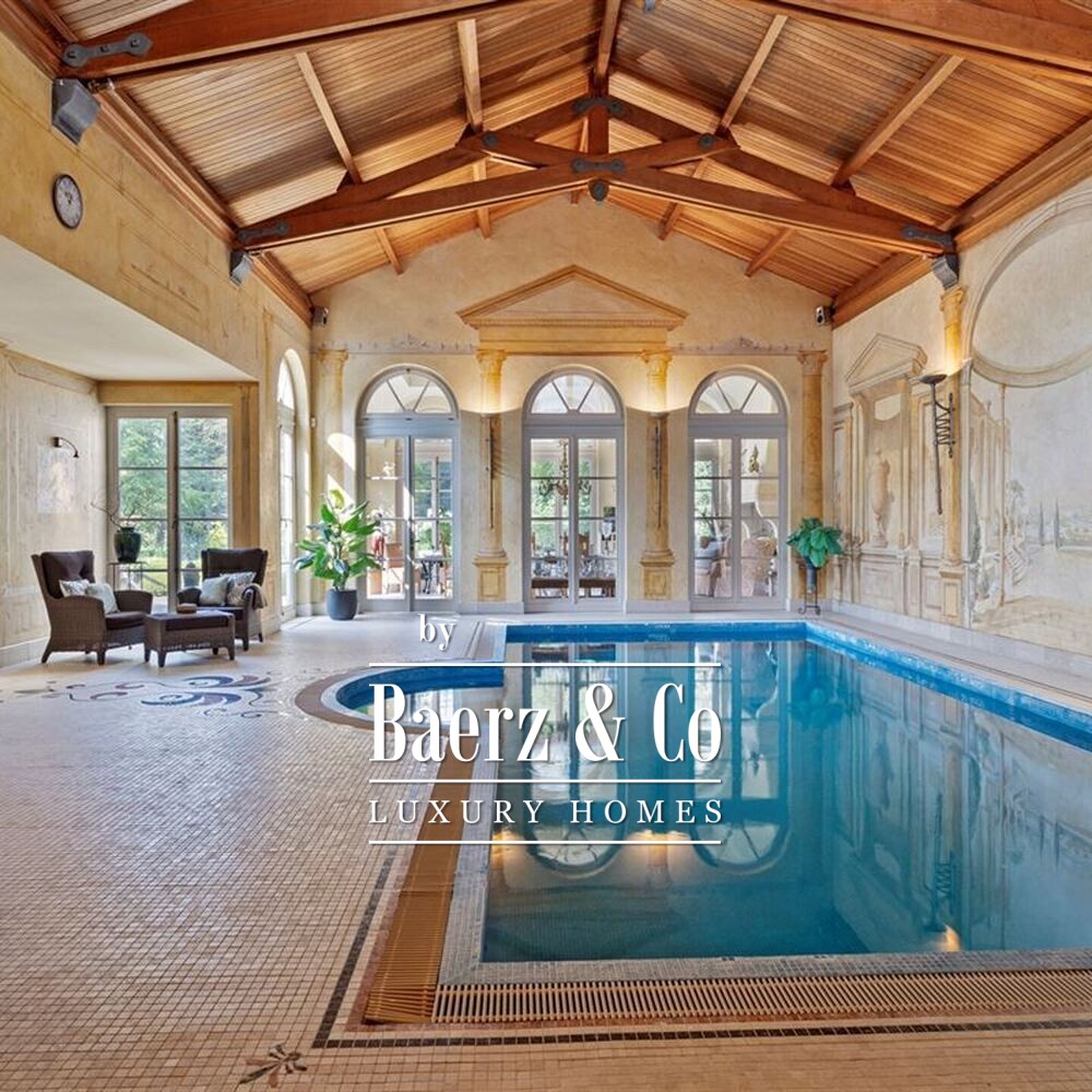 Prachtige villa op uniek domein van 1ha grond met lift en binnenzwembad/Hamman! image