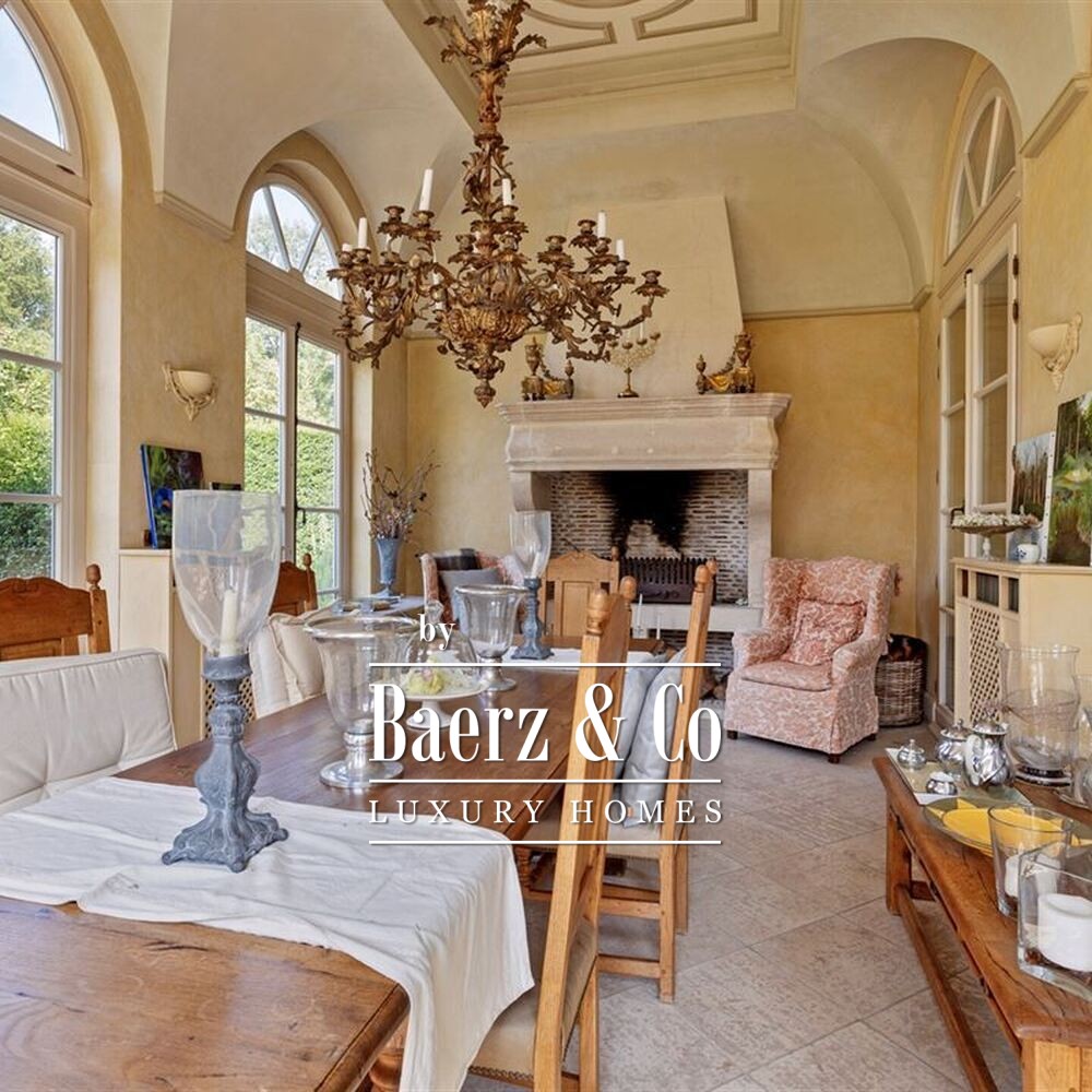 Prachtige villa op uniek domein van 1ha grond met lift en binnenzwembad/Hamman! image