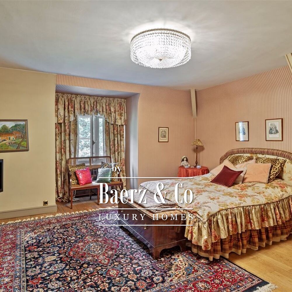 Prachtige villa op uniek domein van 1ha grond met lift en binnenzwembad/Hamman! image