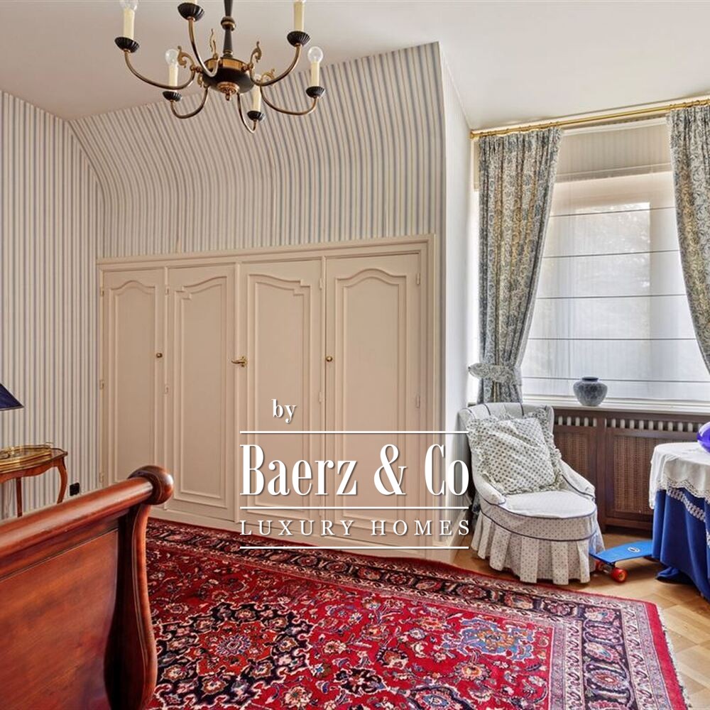 Prachtige villa op uniek domein van 1ha grond met lift en binnenzwembad/Hamman! image