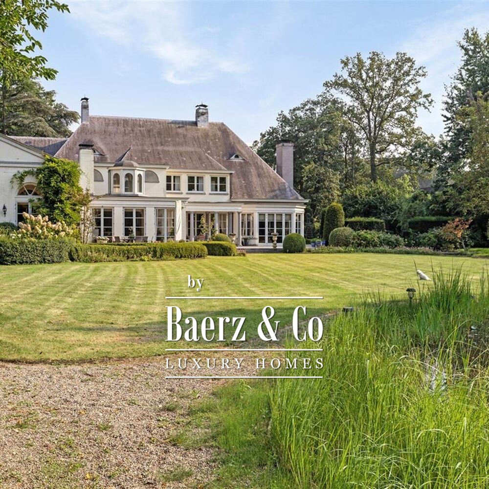 Prachtige villa op uniek domein van 1ha grond met lift en binnenzwembad/Hamman! image