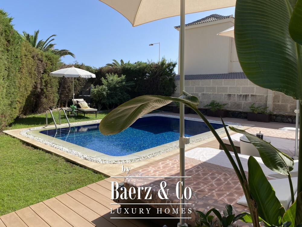 Luxurious villa in central area Tenerife south image
