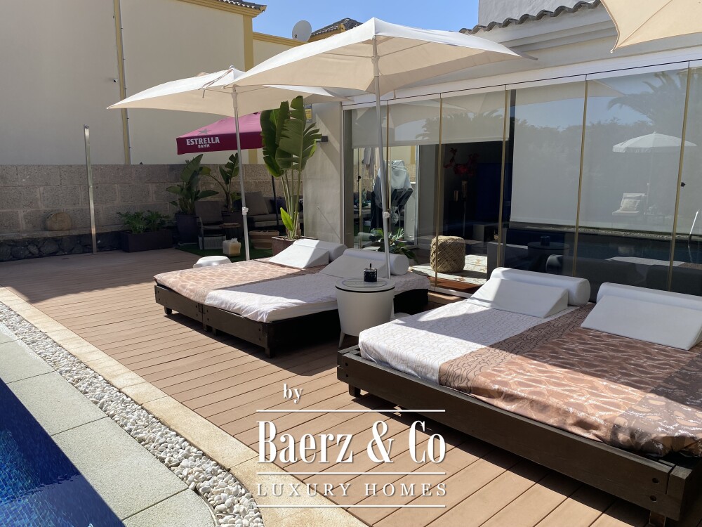 Luxurious villa in central area Tenerife south image