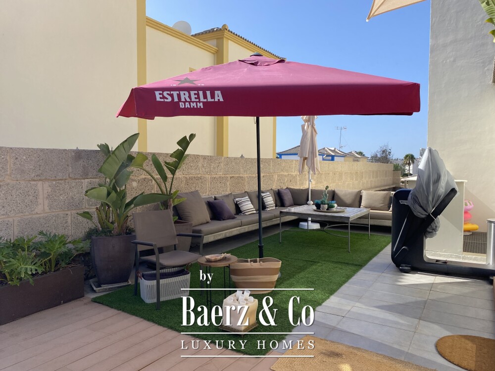 Luxurious villa in central area Tenerife south image