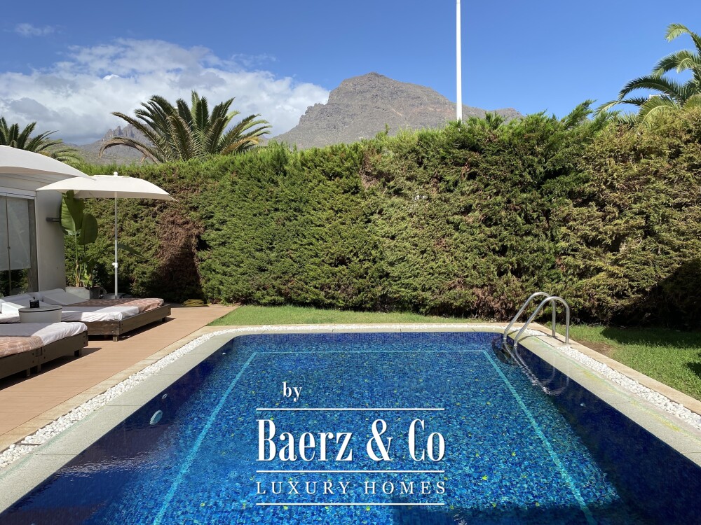 Luxurious villa in central area Tenerife south image