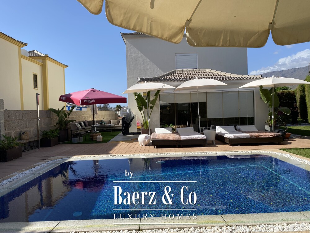 Luxurious villa in central area Tenerife south image