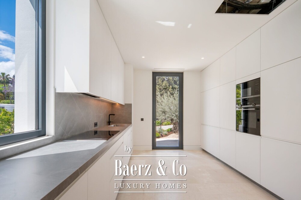 Villa - Nagueles - Marbella - Ref: 8608 image