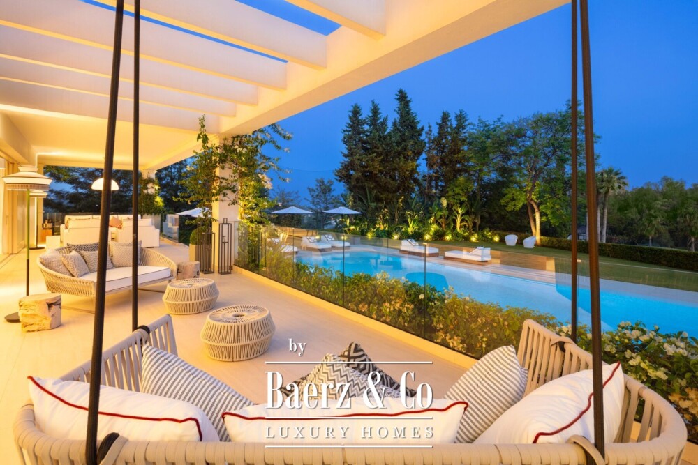 Villa - Nueva Andalucia - Marbella - Ref: 8646 image