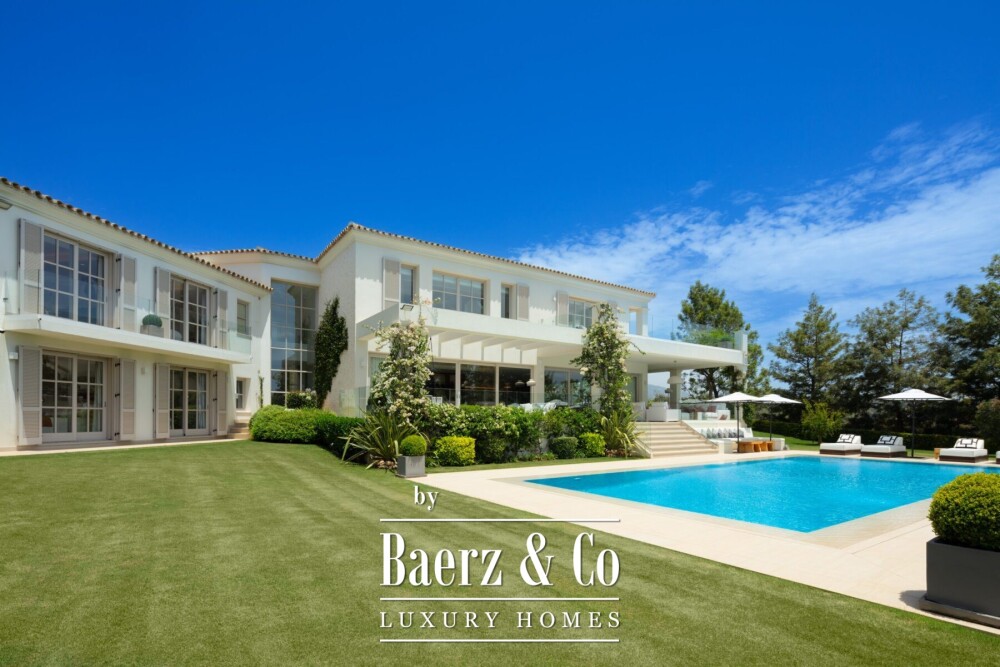 Villa - Nueva Andalucia - Marbella - Ref: 8646 image
