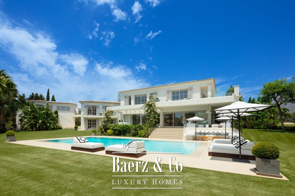 Villa - Nueva Andalucia - Marbella - Ref: 8646 image