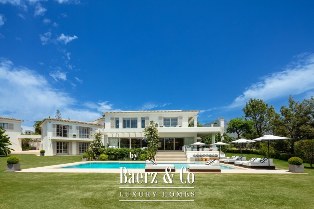 Villa - Nueva Andalucia - Marbella - Ref: 8646 image